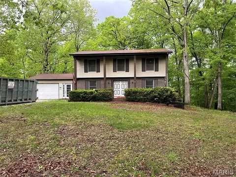89 Zips Rd, Hawk Point, MO 63349