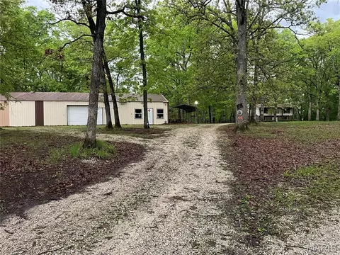 89 Zips Rd, Hawk Point, MO 63349 photo 2