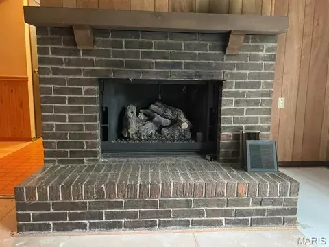 Living - 89 Zips Rd, Hawk Point, MO 63349 photo 3 of 3