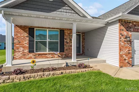 Exterior - 660 Willowbrook Way, O'fallon, IL 62269 photo 3 of 8