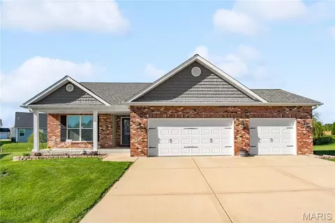 Exterior - 660 Willowbrook Way, O'fallon, IL 62269 photo 6 of 8