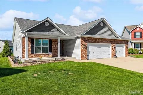 Exterior - 660 Willowbrook Way, O'fallon, IL 62269 photo 5 of 8