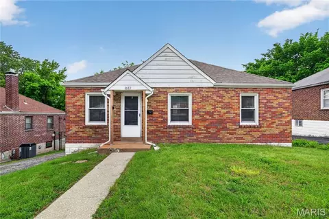 5512 Belridge Ct, Saint Louis, MO 63136