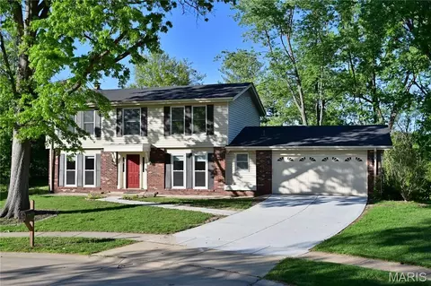 2268 Kittridge Ct, Chesterfield, MO 63017