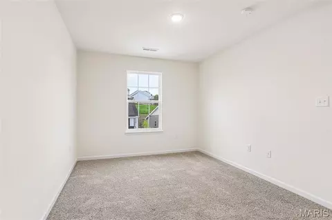 Bedroom - 3182 White Pine Dr, Imperial, MO 63052 photo 5 of 6