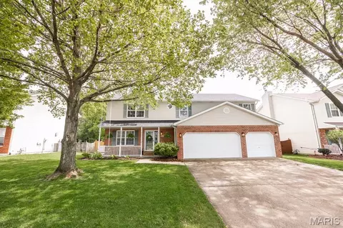 1208 Clarendon Dr, O'fallon, IL 62269