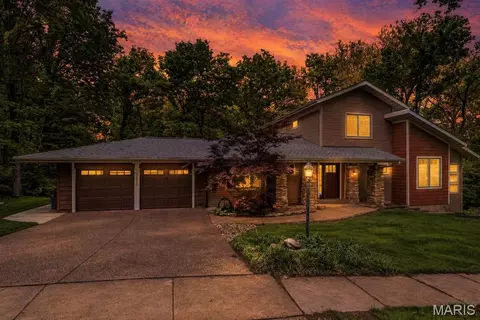 12839 Huntercreek Rd, Saint Louis, MO 63131