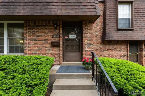 13459 Coliseum Dr, Chesterfield, MO 63017