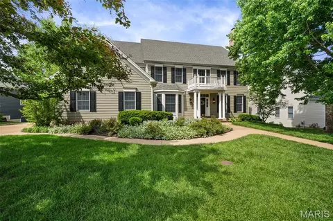 7 Flynn Forest Ln, Glendale, MO 63122