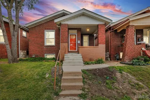 4435 Itaska St, Saint Louis, MO 63116