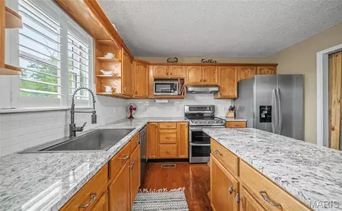 Kitchen - 105 Heather Ct, Saint Robert, MO 65584 photo 3 of 3