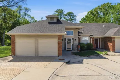 12940 Springdale Village Dr, Saint Louis, MO 63146
