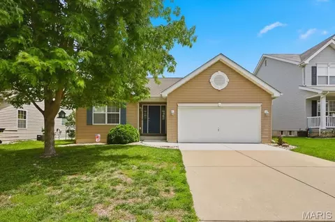 5507 Norgate Ct, Saint Charles, MO 63304