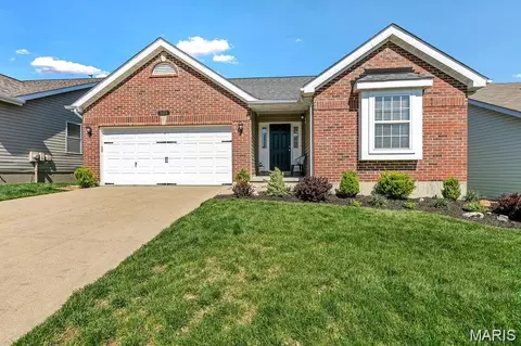 325 Briarchase Cir, Lake Saint Louis, MO 63367