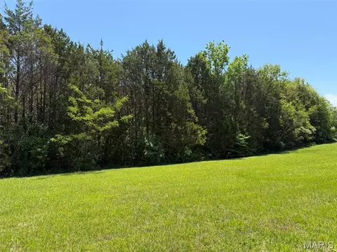 3 Sherwood Dr, Washington, MO 63090