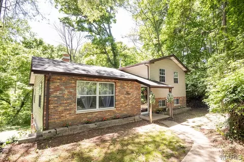 41 Highwood Rd, Belleville, IL 62223