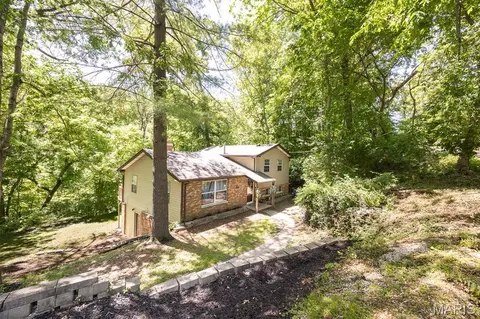 41 Highwood Rd, Belleville, IL 62223