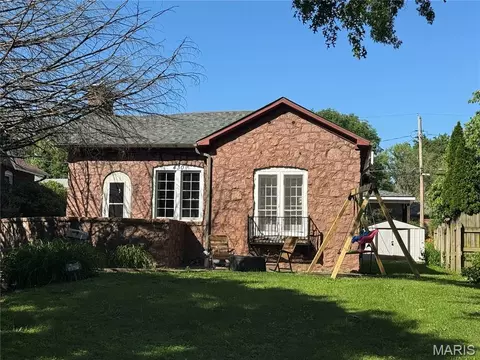 430 S Douglas Ave, Belleville, IL 62220