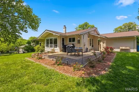 Exterior - 814 Phaeton Dr, Manchester, MO 63021 photo 12 of 16