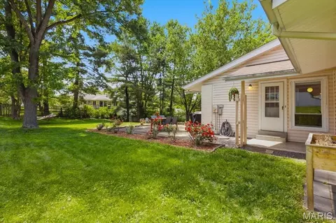 Exterior - 814 Phaeton Dr, Manchester, MO 63021 photo 6 of 16