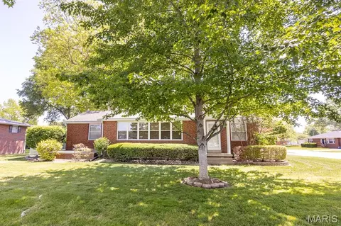 402 N 6th St, Mascoutah, IL 62258