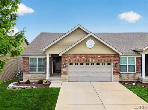 16129 Amber Vista Dr, Ellisville, MO 63021