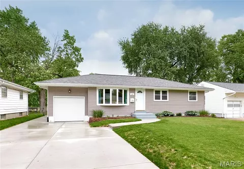 130 Pompano Ln, Florissant, MO 63031