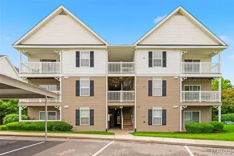 1202 Spring Creek Ln, O'fallon, MO 63368