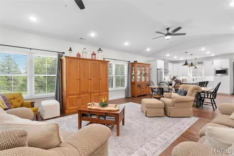Living - 7705 Antioch Rd, Gerald, MO 63037 photo 2 of 3