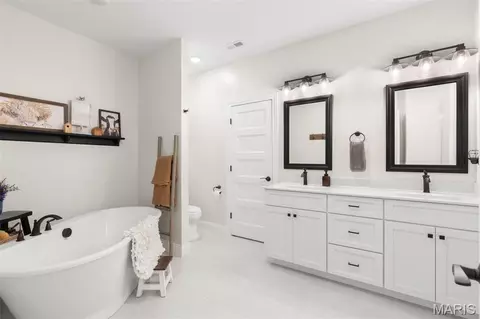 Bath - 7705 Antioch Rd, Gerald, MO 63037 photo 1 of 6