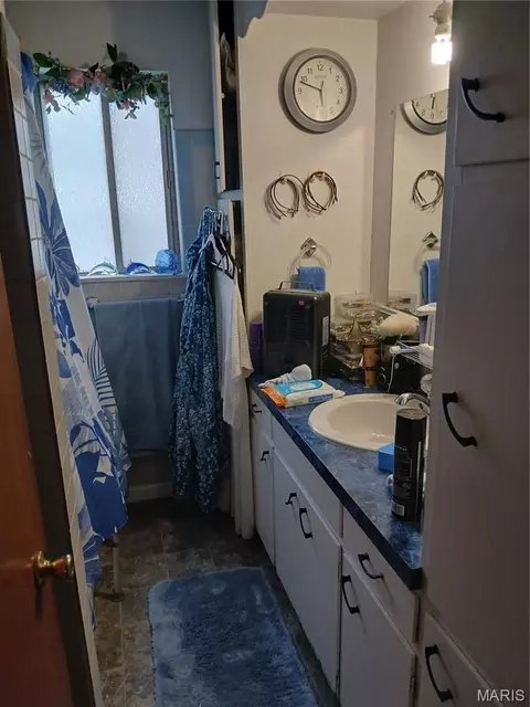 Bath - 901 Maple St, Doniphan, MO 63935 photo 1 of 1