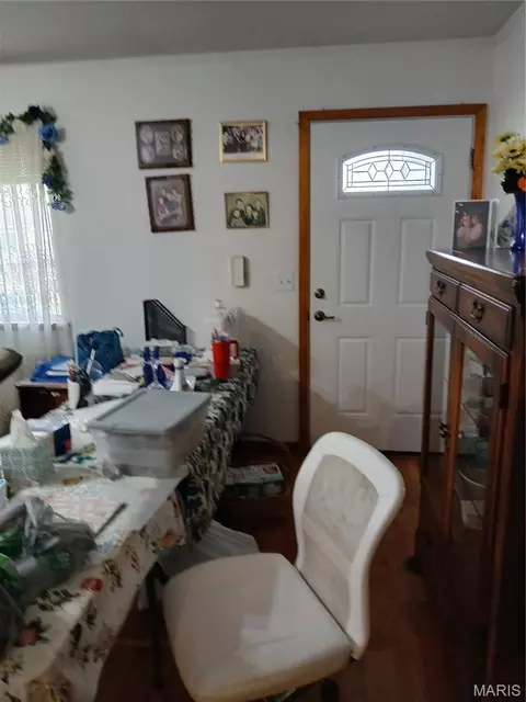 Entry Way - 901 Maple St, Doniphan, MO 63935 photo 1 of 2