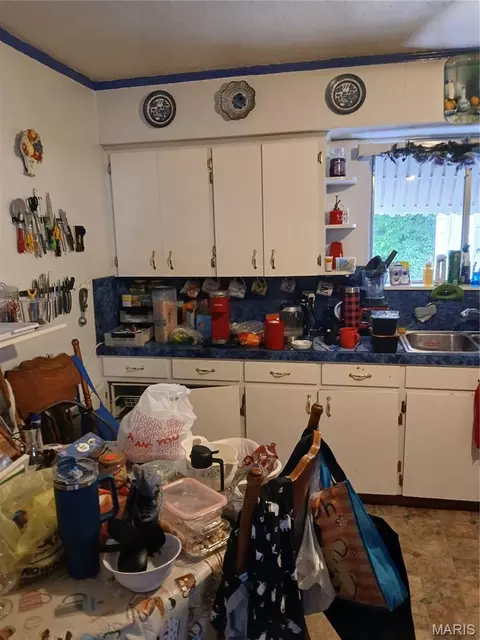 Kitchen - 901 Maple St, Doniphan, MO 63935 photo 2 of 5