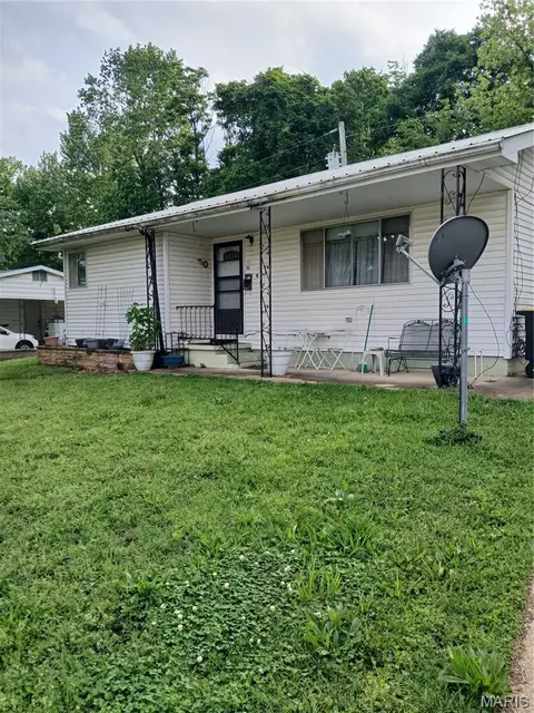 901 Maple St, Doniphan, MO 63935