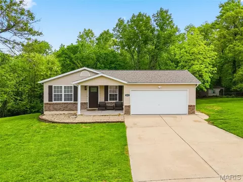2591 Oak Forest Dr, Troy, MO 63379