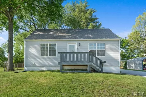 1107 W Congress St, Pacific, MO 63069