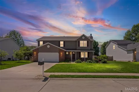 Exterior - 343 Moultrie Ln, O'fallon, IL 62269 photo 2 of 11