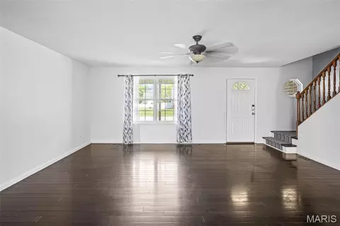Living - 343 Moultrie Ln, O'fallon, IL 62269 photo 4 of 17