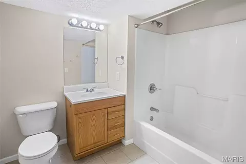Bath - 343 Moultrie Ln, O'fallon, IL 62269 photo 6 of 6