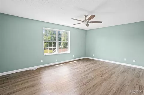 Living - 343 Moultrie Ln, O'fallon, IL 62269 photo 13 of 17
