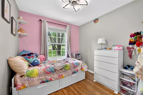 Bedroom - 457 Vail Ct, Ballwin, MO 63021 photo 6 of 8