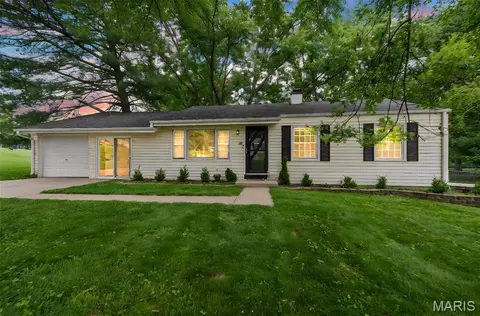 Exterior - 457 Vail Ct, Ballwin, MO 63021 photo 6 of 7