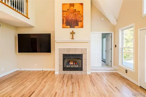 Living - 327 Hickory Spring Ln, Union, MO 63084 photo 6 of 6