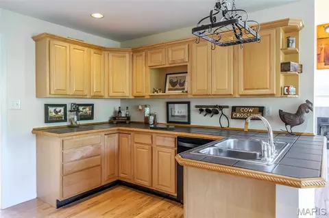 Kitchen - 327 Hickory Spring Ln, Union, MO 63084 photo 3 of 4