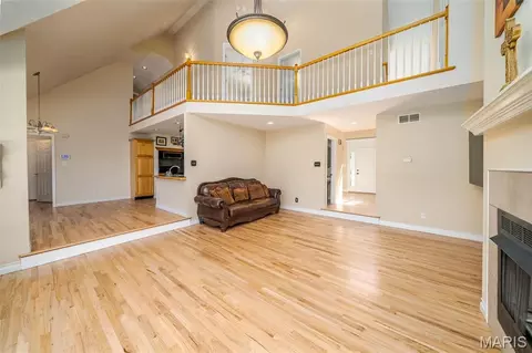 Living - 327 Hickory Spring Ln, Union, MO 63084 photo 4 of 6