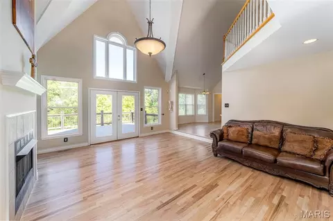 Living - 327 Hickory Spring Ln, Union, MO 63084 photo 2 of 6