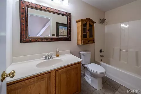 Bath - 327 Hickory Spring Ln, Union, MO 63084 photo 4 of 5
