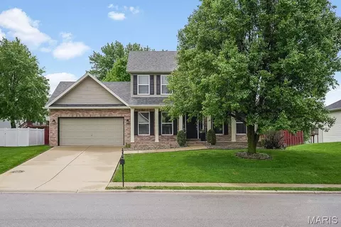 2646 Meridian Lake Dr, Belleville, IL 62221
