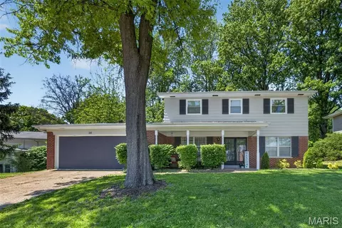 129 Williamsburg Dr, Belleville, IL 62221