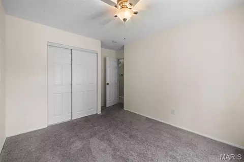 Bedroom - 1437 Sunnytree Ln, Ballwin, MO 63021 photo 4 of 6